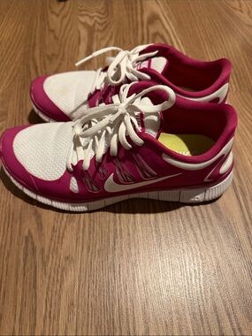 Nike FREE 5.0 Women’s Pink and White Training Shoes